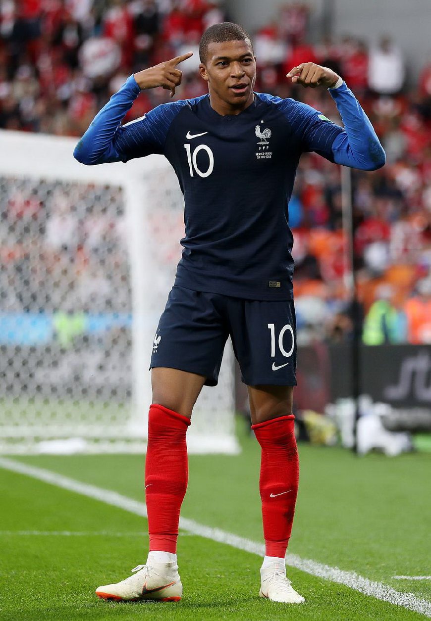 电讯报：布莱顿有意维拉中场博加德，以接替可能离队的巴莱巴（电讯报：布莱顿有意引进维拉中场博加德，或顶替可能离队的巴莱巴）