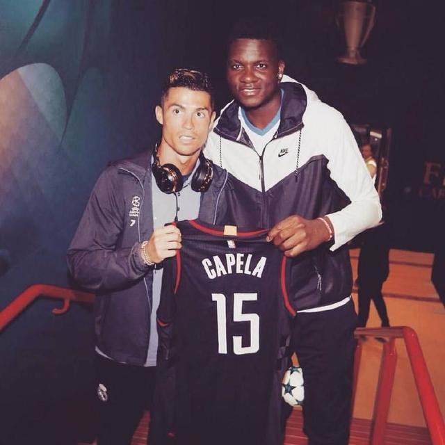 阿斯：皇马右后卫遭遇伤病危机，阿隆索或将征调卡斯蒂亚小将（阿斯：皇马右后卫线告急，阿隆索或提拔卡斯蒂亚小将）