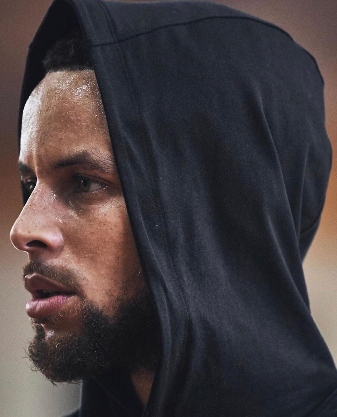 克林斯曼：看好葡萄牙夺得世界杯；希望内马尔为巴西出战（克林斯曼力挺葡萄牙问鼎世界杯，盼内马尔为巴西披挂上阵）