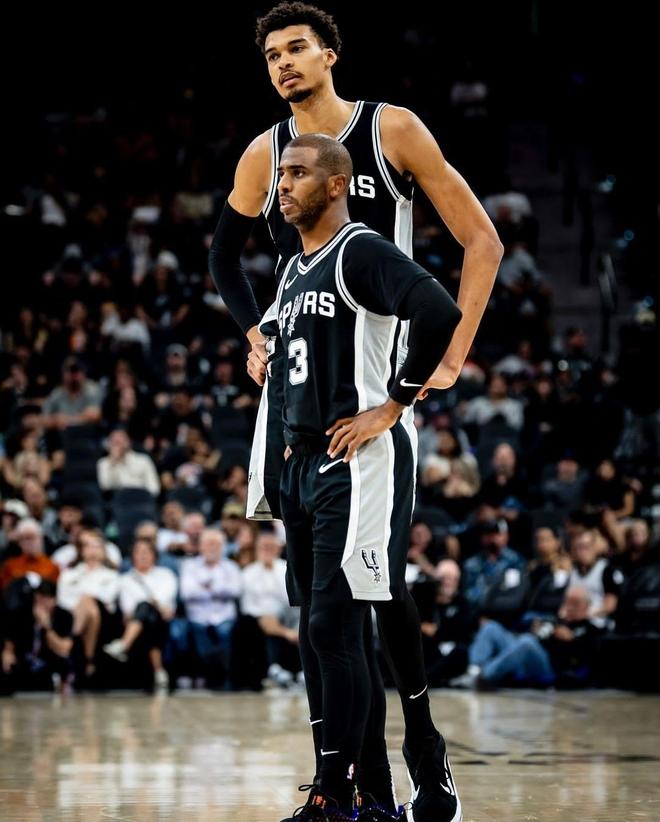 德甲战报：伯格1射1传，霍芬海姆3-0完胜奥格斯堡（德甲快讯：伯格传射建功，霍芬海姆3比0击退奥格斯堡）