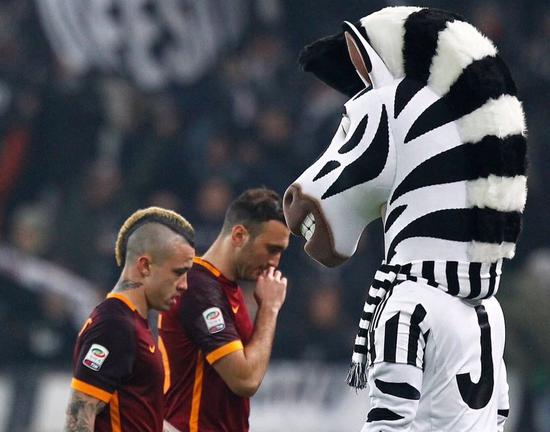 湖人官方发布：世界体操冠军能学会湖人啦啦队的舞蹈动作吗？（湖人官宣：体操世界冠军能否学会湖人啦啦队的舞步？）