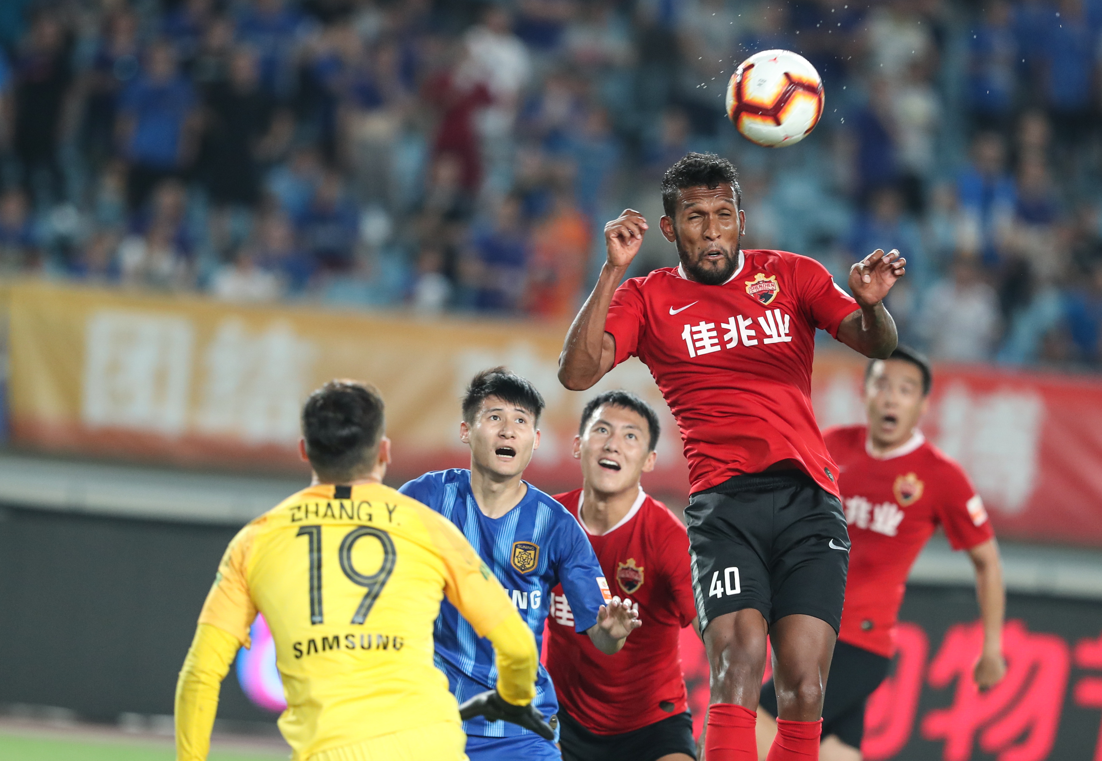 皮西利女友透露自己曾被前男友虐待：不要让别人控制你（皮西利女友自述曾遭前任虐待：别让他人掌控你）