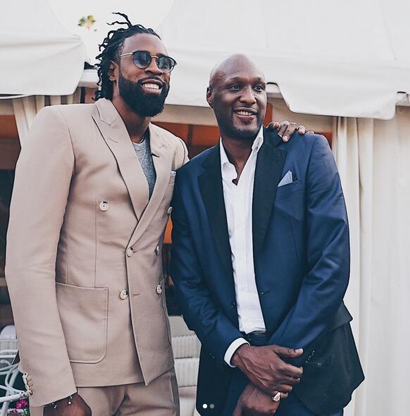 雄鹿vs篮网前瞻：外线火力对决，雄鹿盼终结客场六连败（雄鹿客战篮网前瞻：外线火力对飙，雄鹿力争终结客场六连败）