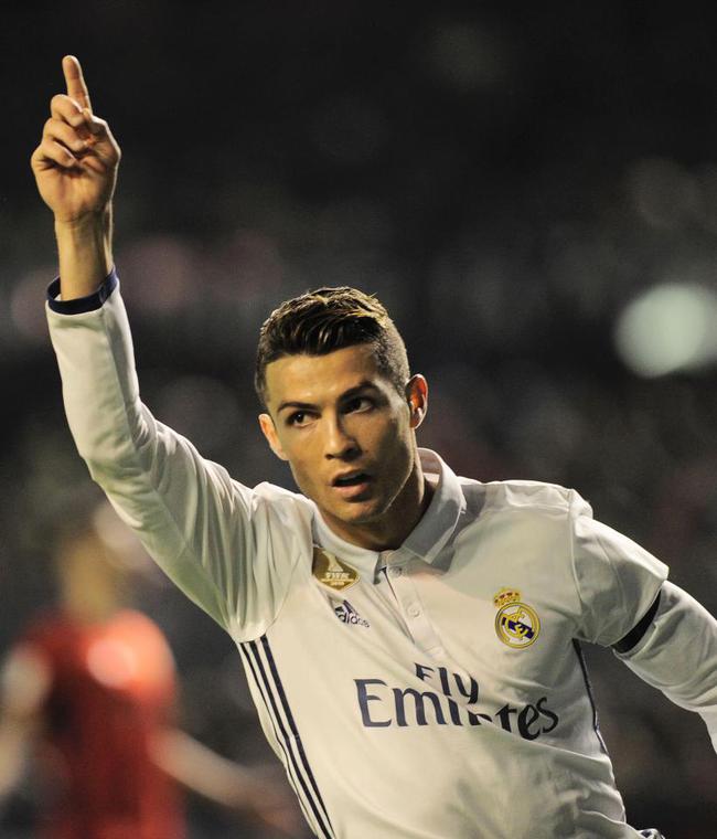 篮球湖人球员关键三分命中率高（湖人球员关键时刻三分球命中率出色）