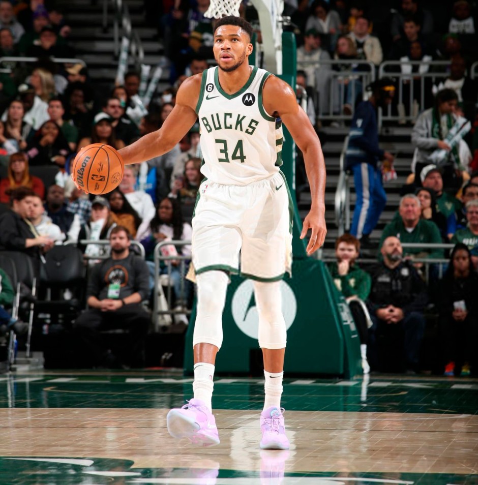 欧冠精彩进球回顾：梅西助攻集锦,（盘点欧冠经典进球：梅西助攻高光时刻）