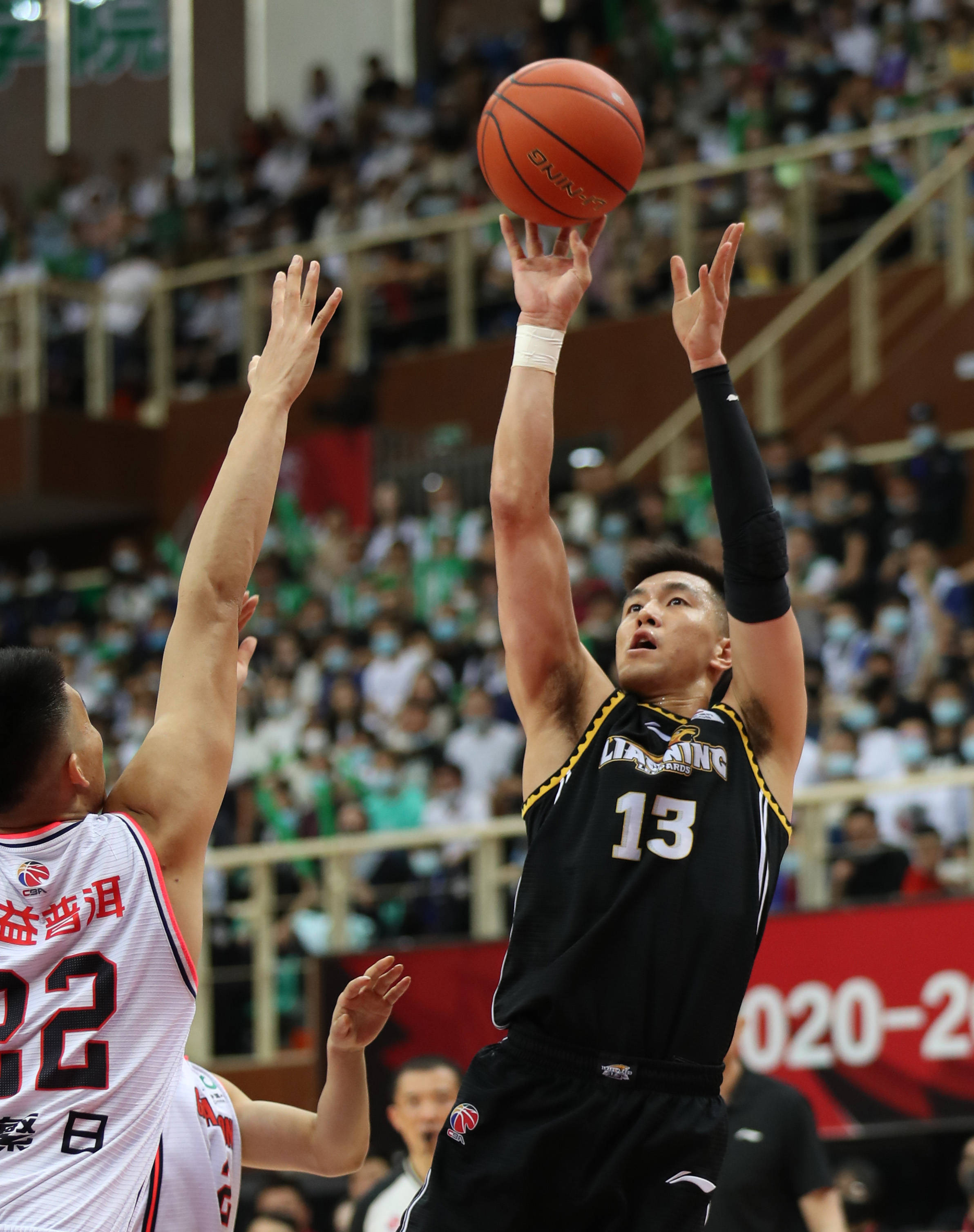 懂球妹采访：她是切尔西球迷，最喜欢阿扎尔和坎特（懂球妹专访：切尔西拥趸，最欣赏阿扎尔与坎特）