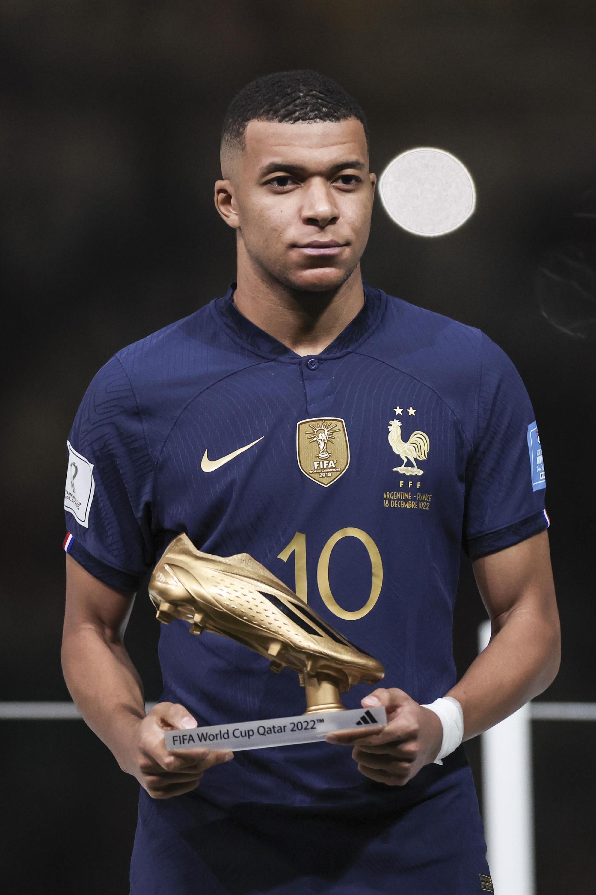 记者：对手骂梅西是“德保罗跟屁虫”，梅西被激怒后要约架（记者：对手嘲讽梅西为“德保罗跟班”，被激怒的梅西提出约战）