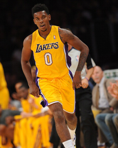 泰山磐石迎来青春风暴 鲁沪将士抵达力明备战围甲（青春风潮席卷泰山磐石，鲁沪将士会师力明备战围甲）