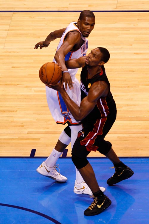 图拉姆对伤兵满营利物浦保持警惕期待国际米兰在欧冠联赛接受考验（图拉姆警惕伤病困扰的利物浦，盼国米在欧冠迎来检验）