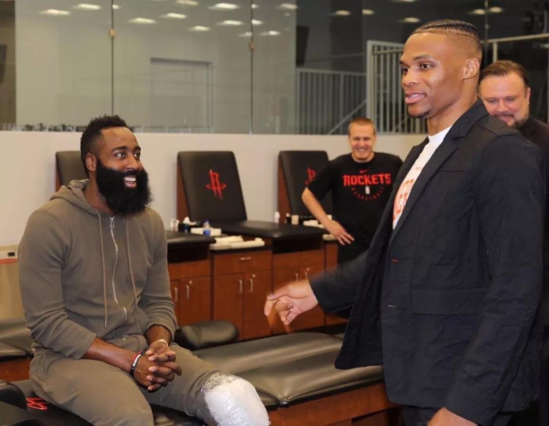 亚冠生死博弈！布里兰主场怒怼江原FC，8球神锋剑指出线（亚冠生死战：布里兰主场硬刚江原FC，8球锋霸剑指出线）