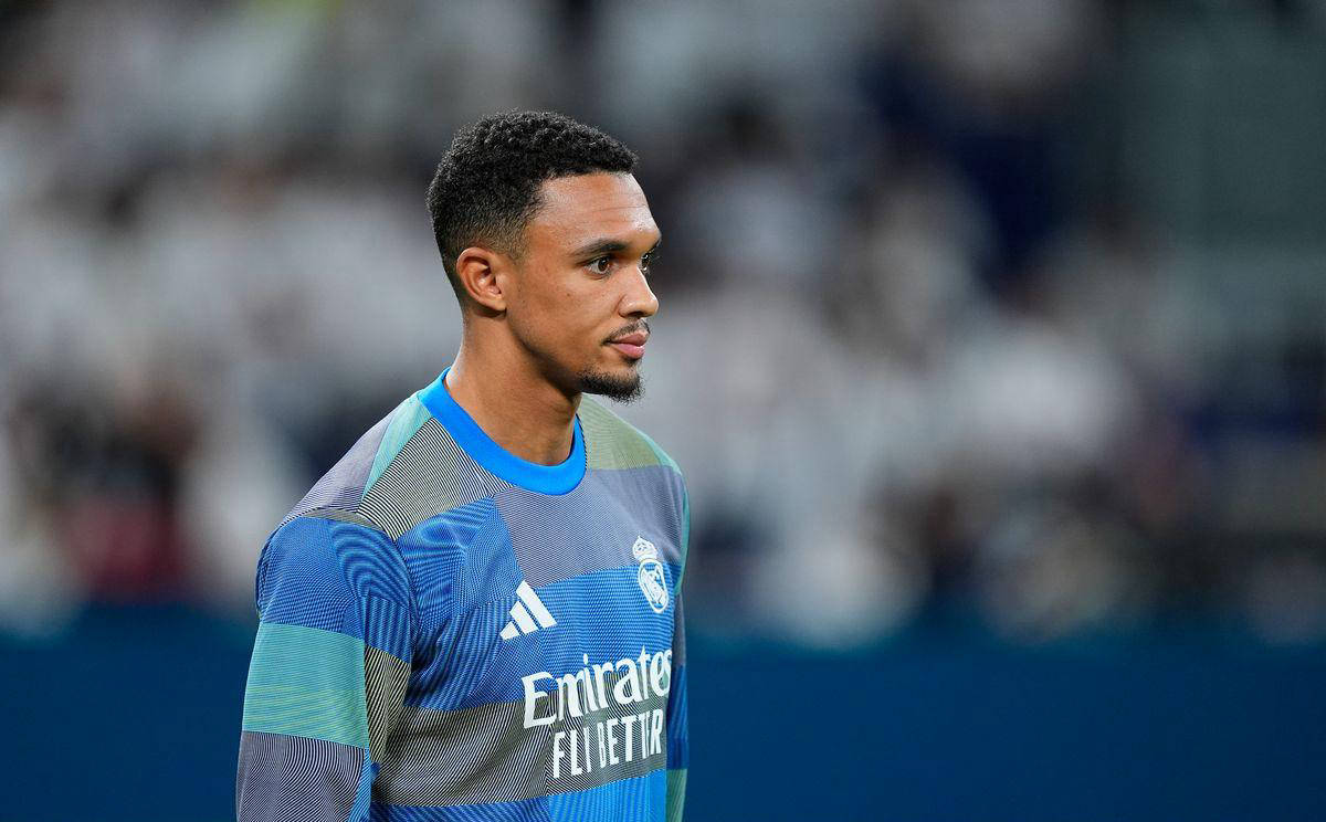 记者：巴萨有人反对买断拉什福德，因他逼抢力度不够&年薪高（记者：巴萨内部有人反对引进拉什福德，理由是逼抢力度不足且年薪过高）