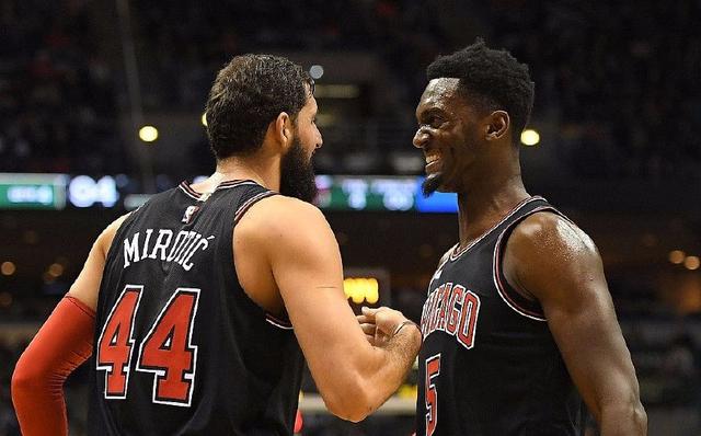 苦寻后悔药！步行者正积极交易中锋以补强特纳离队后的内线（步行者亡羊补牢：特纳离队后积极运作交易中锋补强内线）