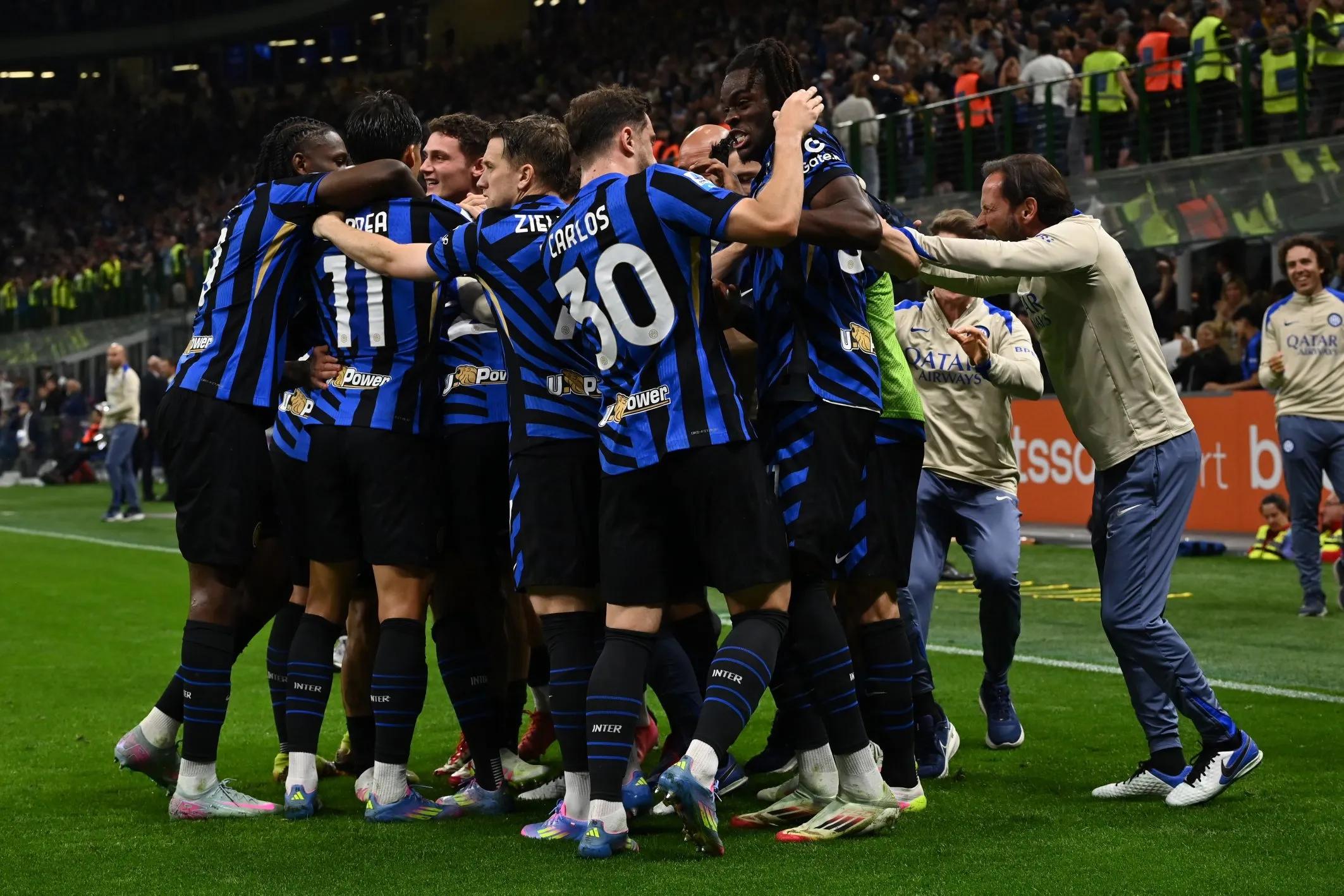 篮球CBA赛场出现冲突，裁判提前终止比赛（CBA比赛因冲突被裁判提前叫停）