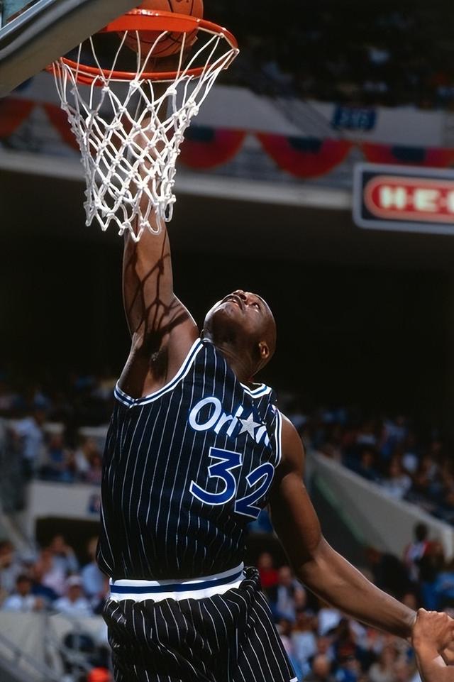 英超代表观战U15联赛后评价：中国球员纪律性强；教练需把决策权交给球员（英超考察团观摩U15联赛后点评：中国球员纪律出众，教练应更多让球员自主决策）